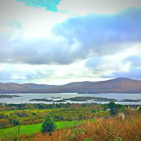 Charming Two Bedroom With Magnificent Sea Views. 10 Minutes From Kenmare