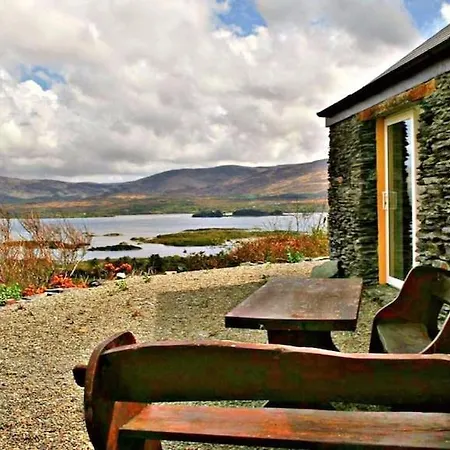 Charming Two Bedroom With Magnificent Sea Views. 10 Minutes From *