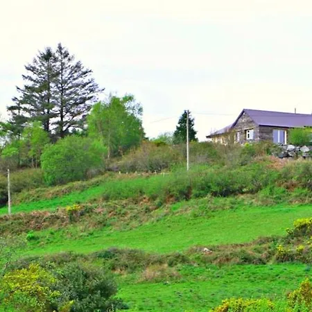 Dom wakacyjny Charming Two Bedroom With Magnificent Sea Views. 10 Minutes From *