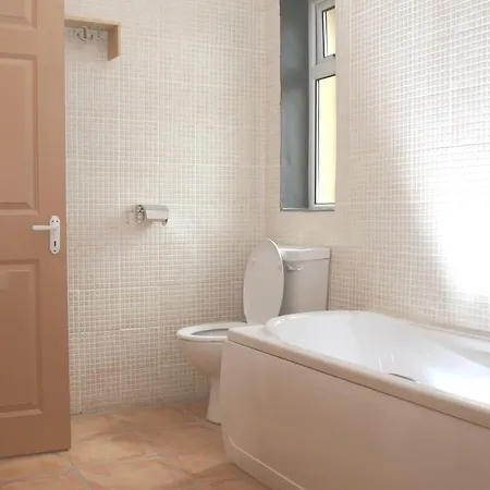 Bedrock - 2 Bedroom Sea View