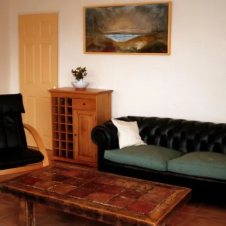 펜션 Charming Two Bedroom With Magnificent Sea Views. 10 Minutes From 켄마어