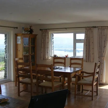 Charming Two Bedroom With Magnificent Sea Views. 10 Minutes From Dom wakacyjny *