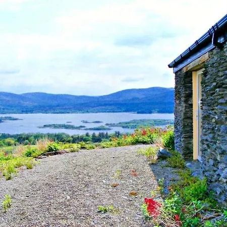 Charming Two Bedroom With Magnificent Sea Views. 10 Minutes From Dom wakacyjny *