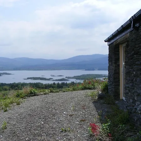 Charming Two Bedroom With Magnificent Sea Views. 10 Minutes From 펜션