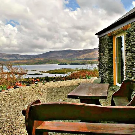 Dom wakacyjny Charming Two Bedroom With Magnificent Sea Views. 10 Minutes From Kenmare