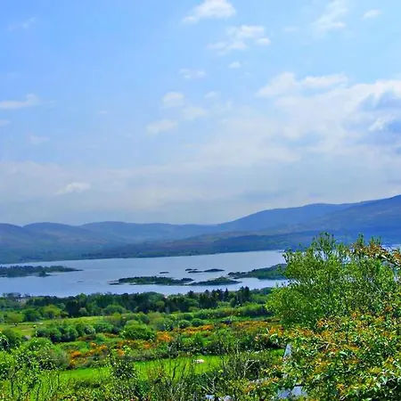 Charming Two Bedroom With Magnificent Sea Views. 10 Minutes From Kenmare